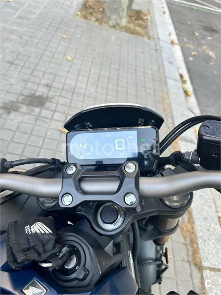 Honda CB650R - Vista 5