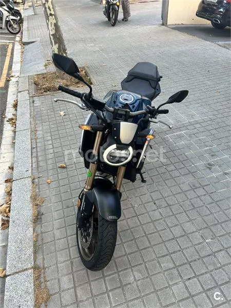 Honda CB650R - Vista 6
