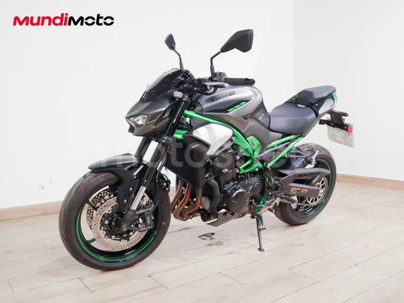Kawasaki Z900 - Vista 7