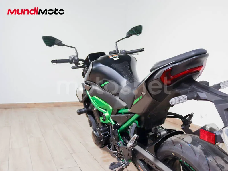 Kawasaki Z900 - Vista 9