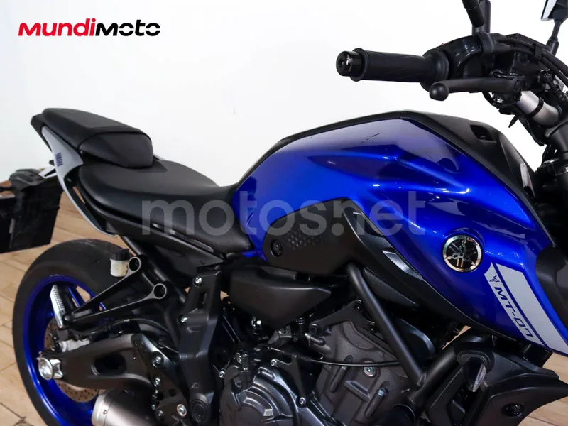 Yamaha MT-07 - Vista 35