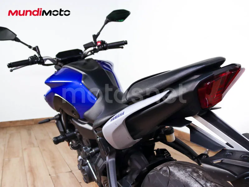 Yamaha MT-07 - Vista 9