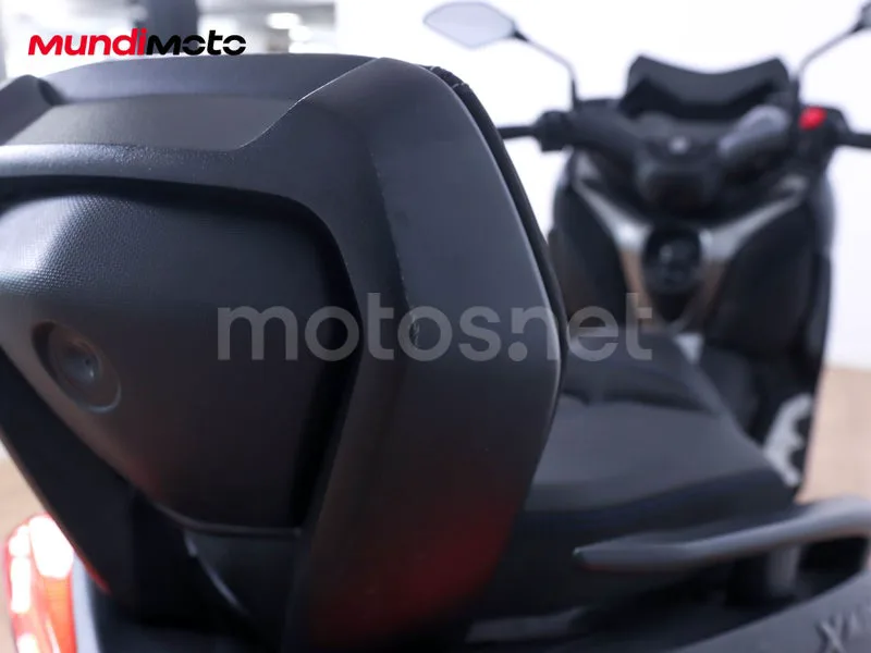 Yamaha TMAX - Vista 20