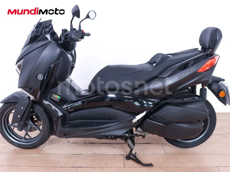 Yamaha TMAX - Vista 6