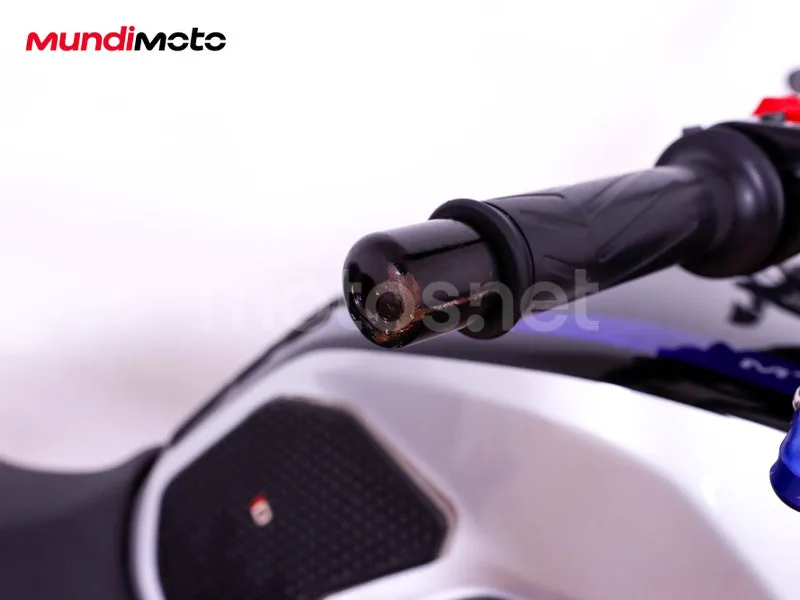 Yamaha MT-09 - Vista 20