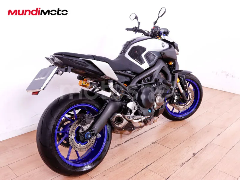 Yamaha MT-09 - Vista 3