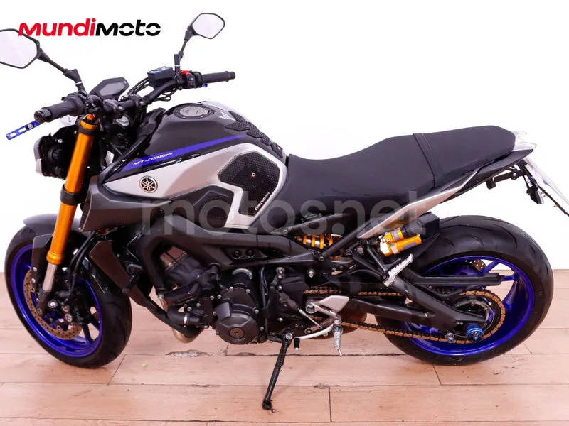 Yamaha MT-09 - Vista 6