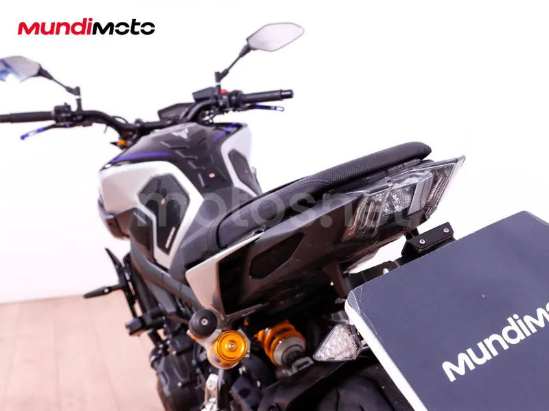 Yamaha MT-09 - Vista 9