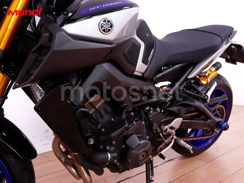 Yamaha MT-09 - Vista 10