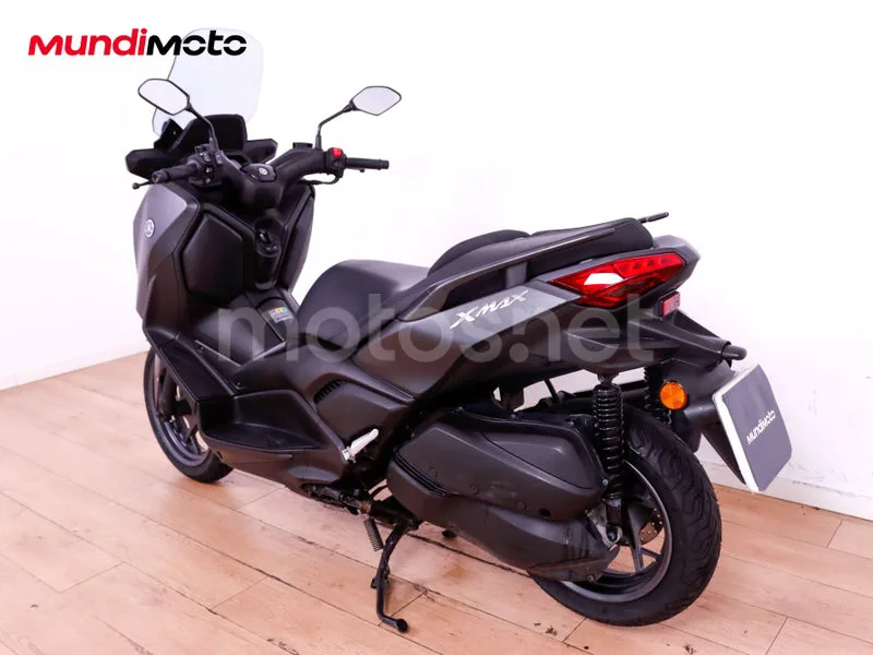Yamaha XMAX 300 - Vista 8