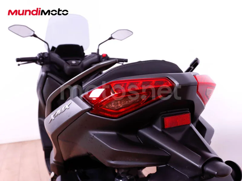 Yamaha XMAX 300 - Vista 9