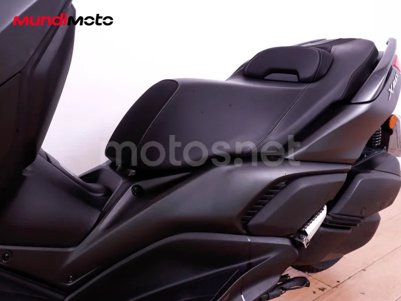 Yamaha XMAX 300 - Vista 10