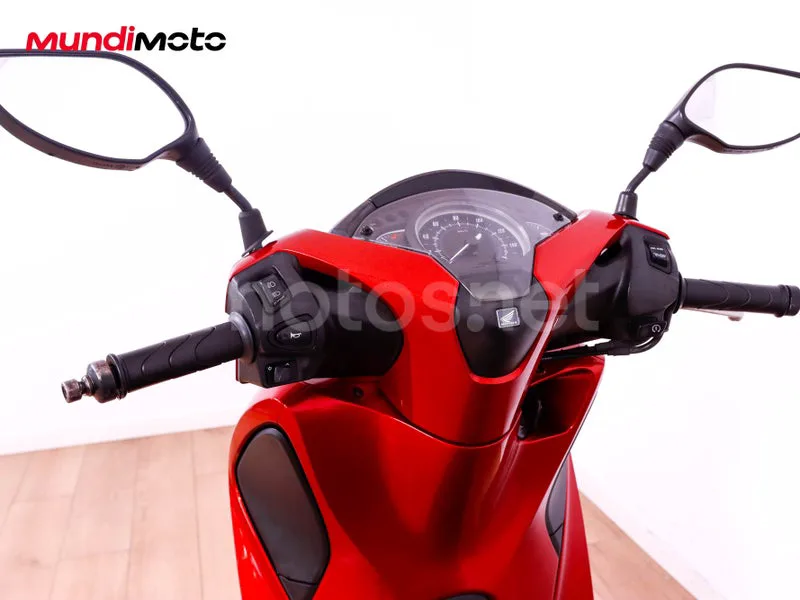 Honda SH125i - Vista 11