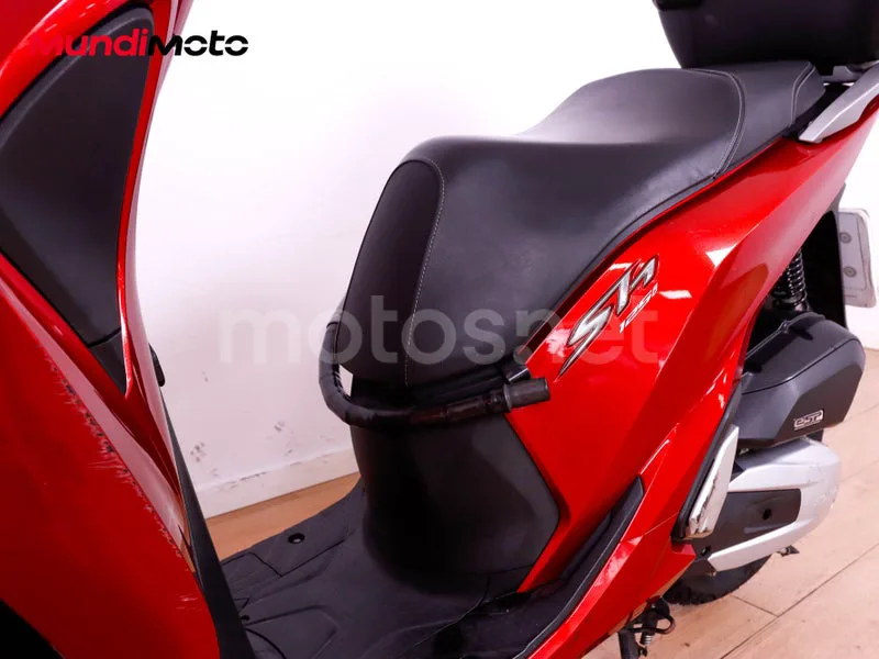 Honda SH125i - Vista 10