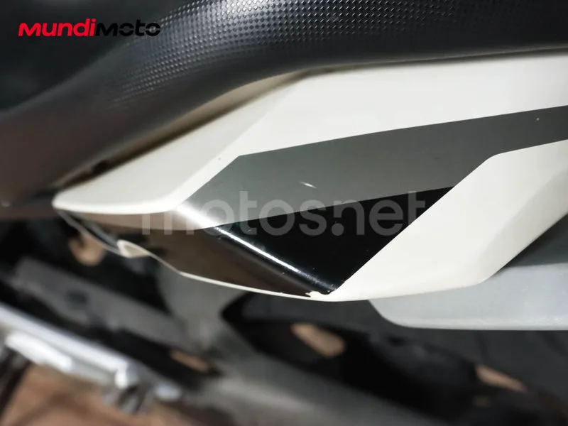 BMW G 310 R - Vista 32