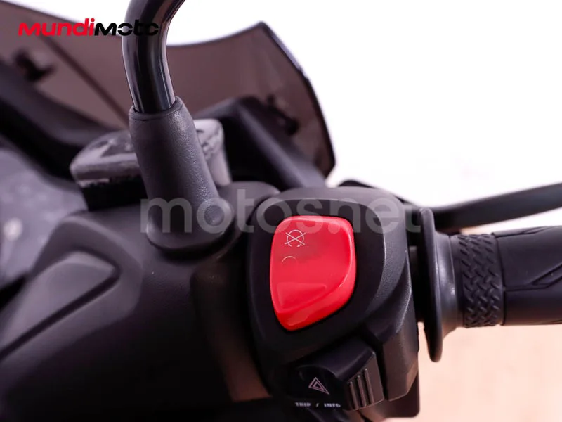 Yamaha TMAX - Vista 24