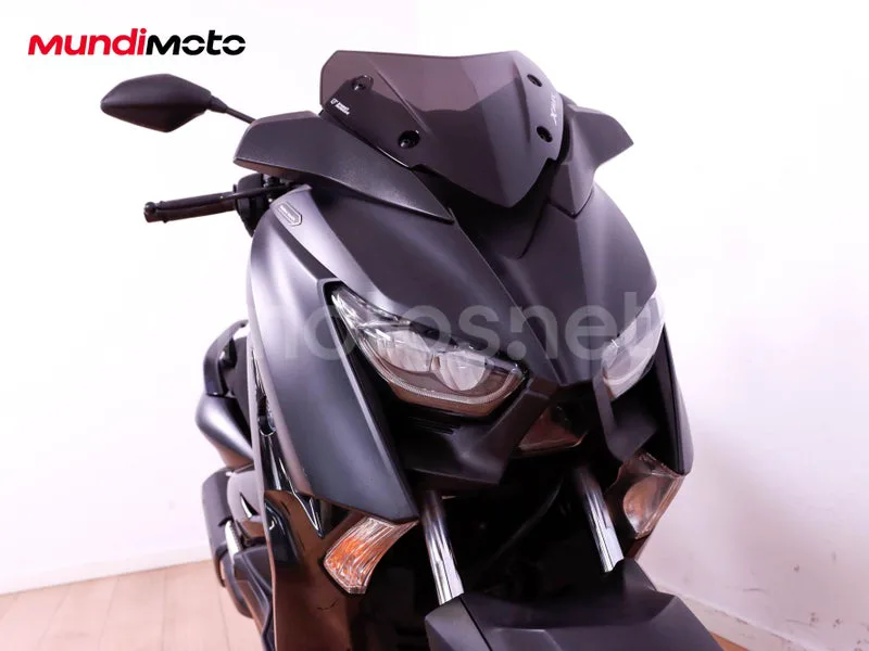 Yamaha TMAX - Vista 5