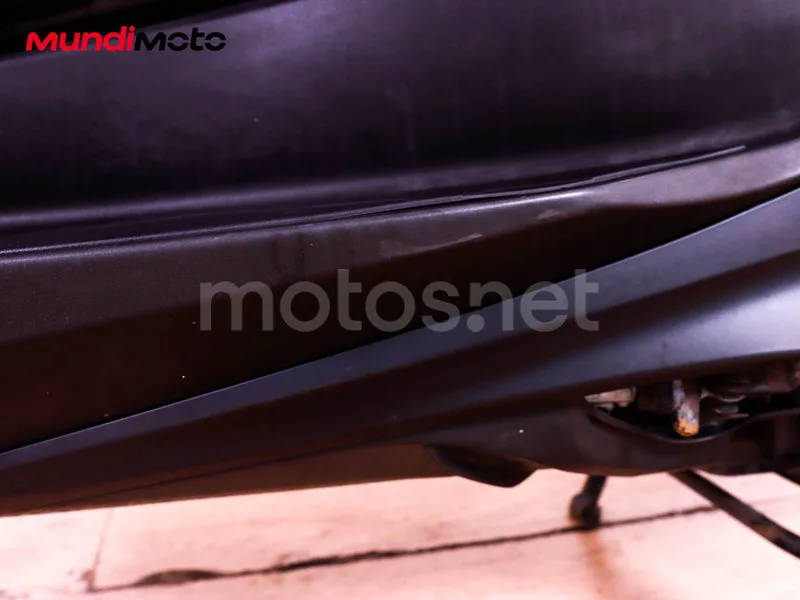 Yamaha TMAX - Vista 48