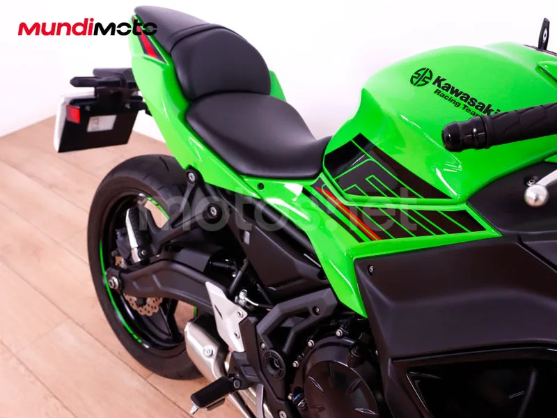 Kawasaki Ninja 650 - Vista 32