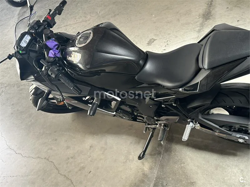 Kawasaki Ninja 125 - Vista 6