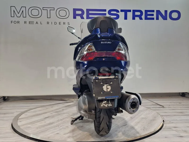 Suzuki Burgman 400 - Vista 8