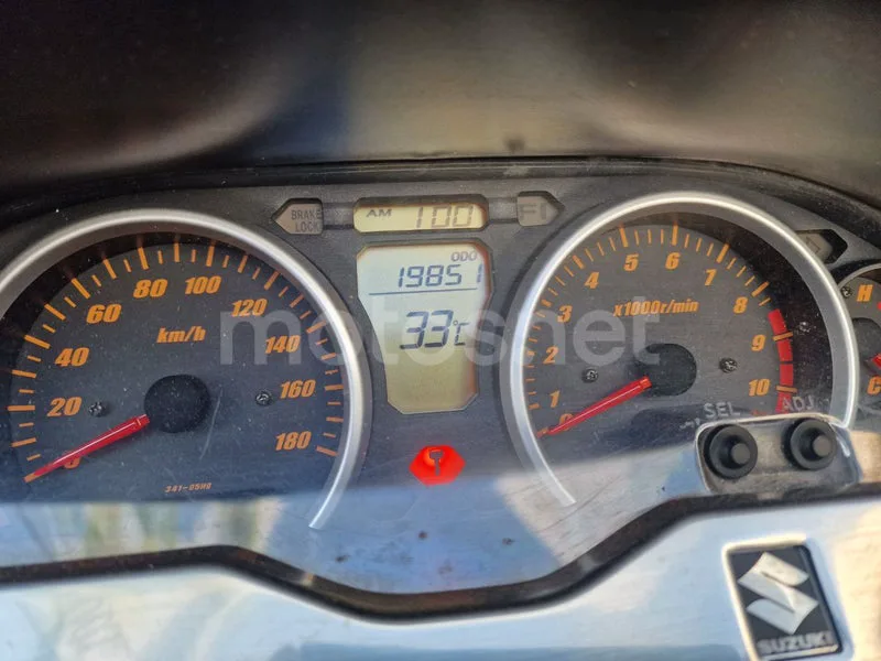 Suzuki Burgman 400 - Vista 9