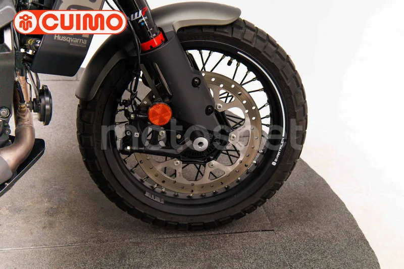 Husqvarna Svartpilen 401 - Vista 14