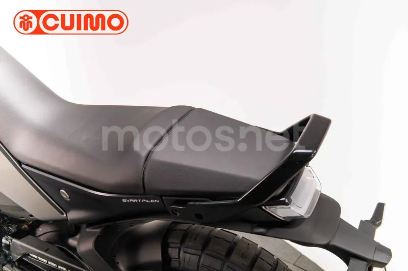 Husqvarna Svartpilen 401 - Vista 21