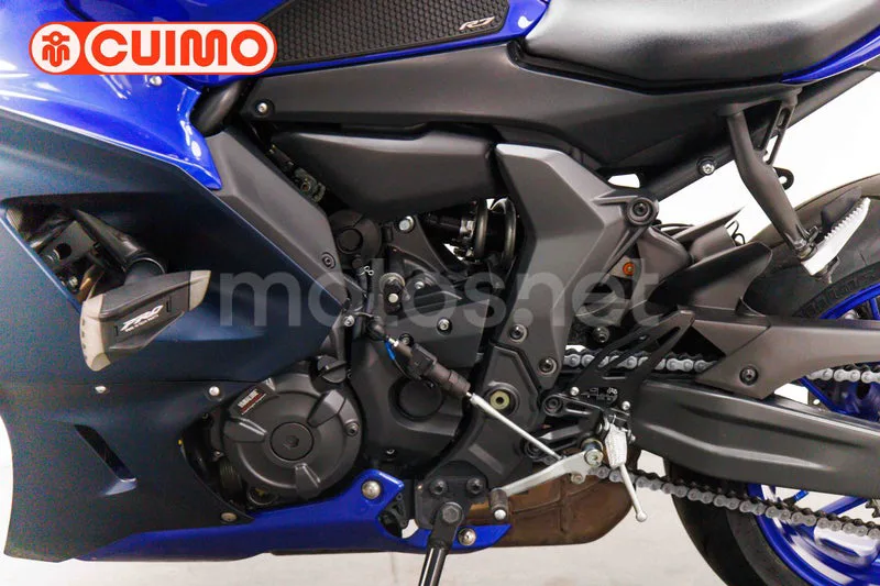 Yamaha YZF-R7 - Vista 20