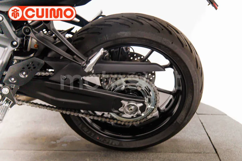 Yamaha MT-07 - Vista 18