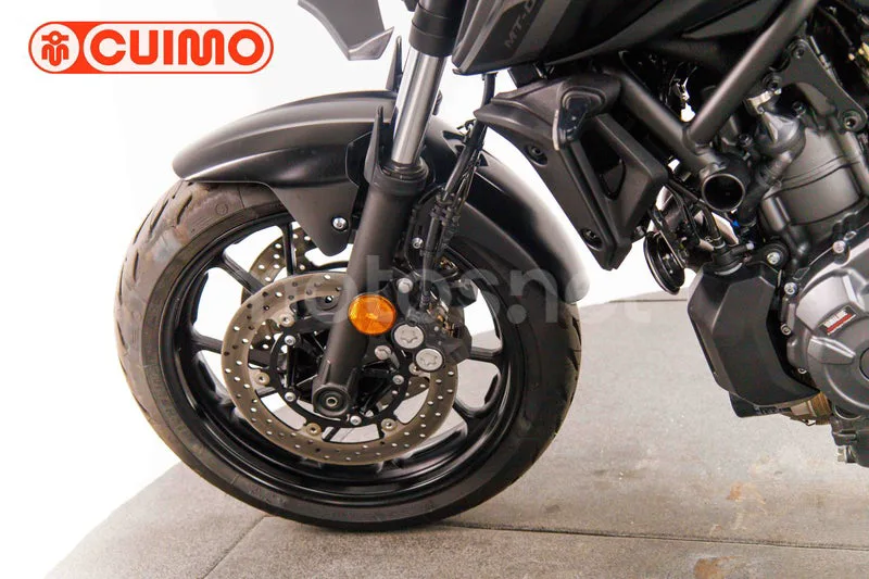 Yamaha MT-07 - Vista 21
