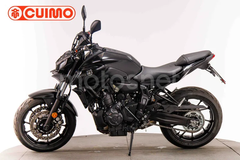 Yamaha MT-07 - Vista 8