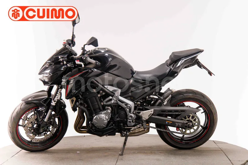 Kawasaki Z900 - Vista 11