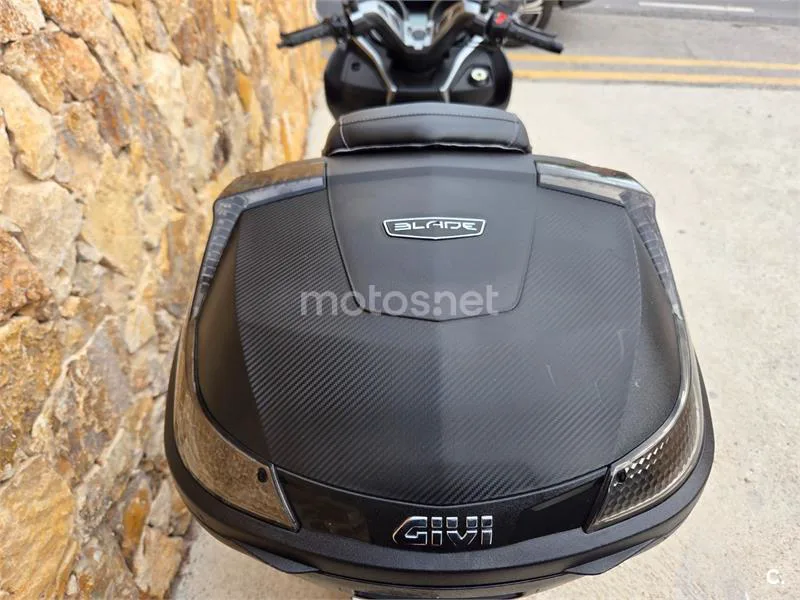 Kawasaki J300 - Vista 14