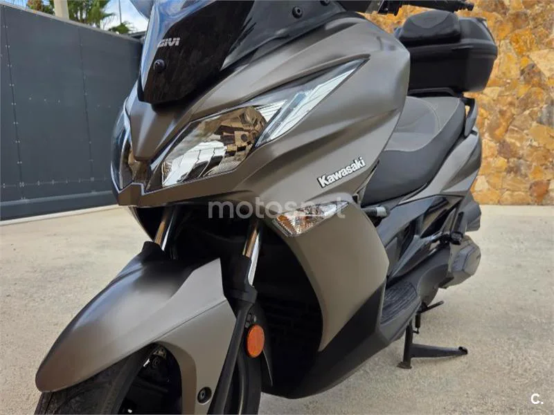 Kawasaki J300 - Vista 5