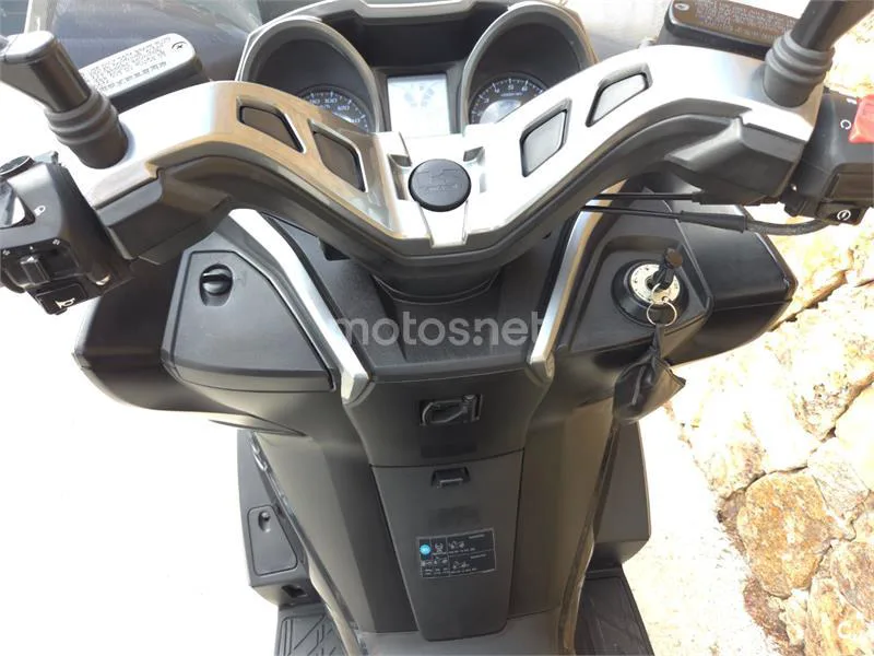 Kawasaki J300 - Vista 8