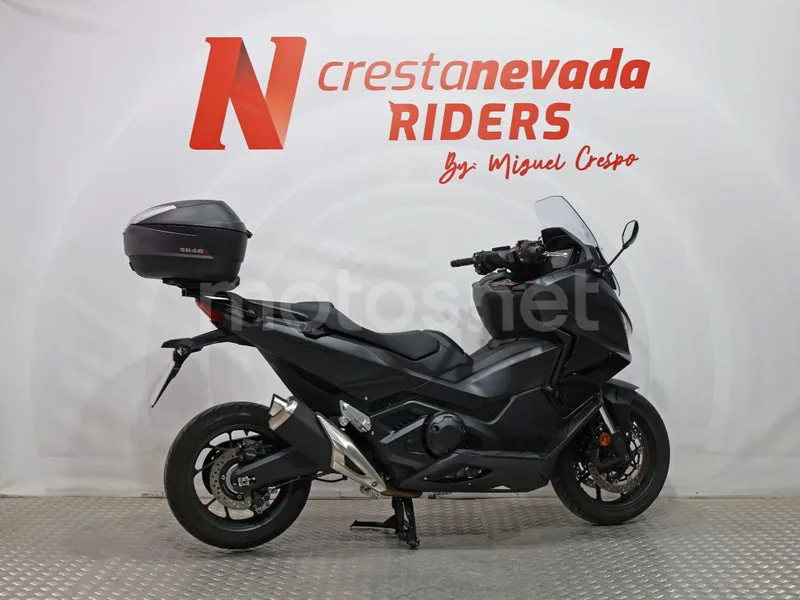 Honda Forza 750 - Vista 11