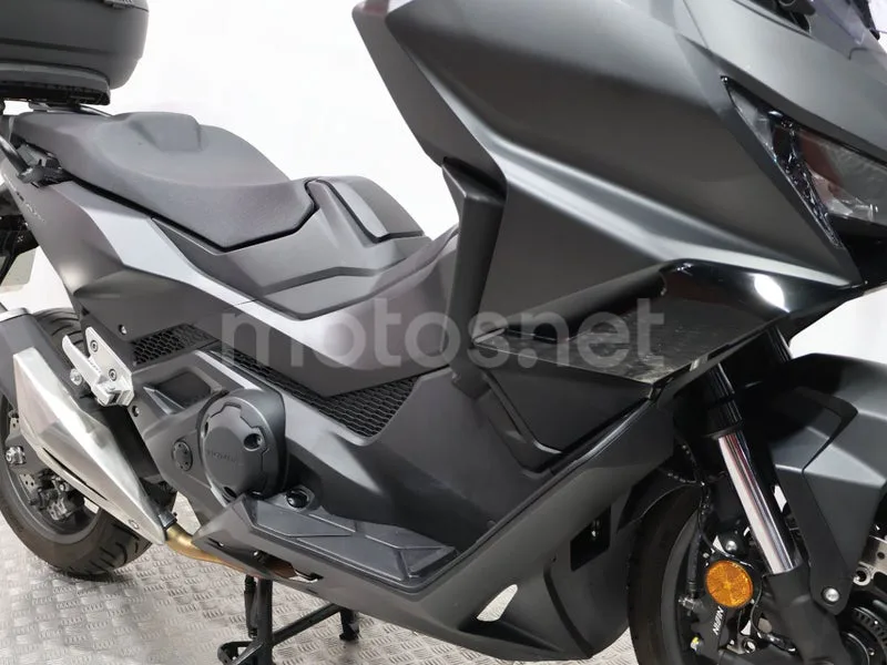 Honda Forza 750 - Vista 12