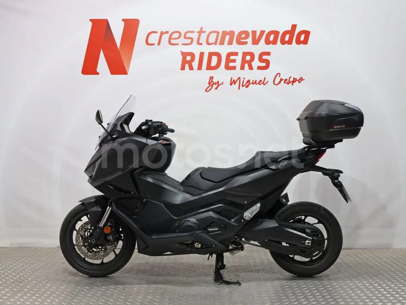 Honda Forza 750 - Vista 3