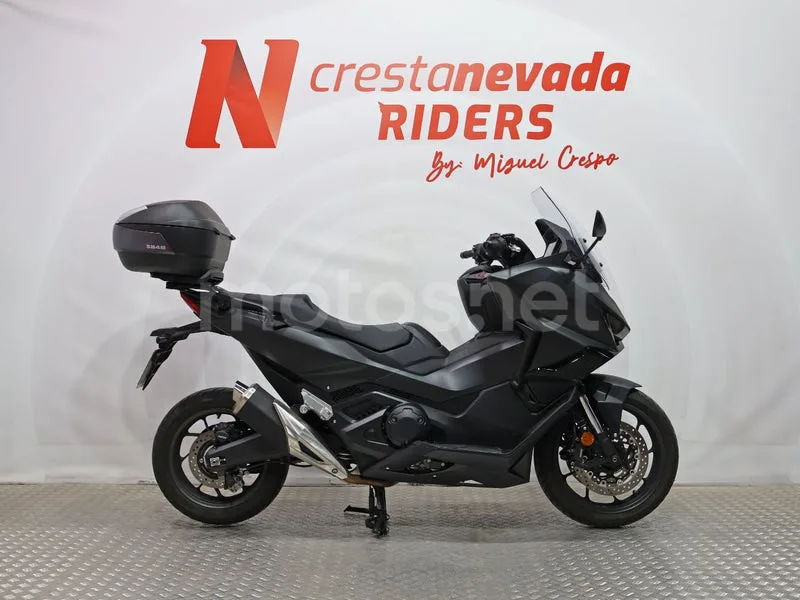 Honda Forza 750 - Vista 7