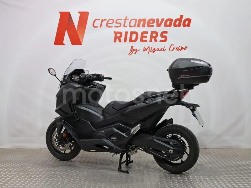 Honda Forza 750 - Vista 10
