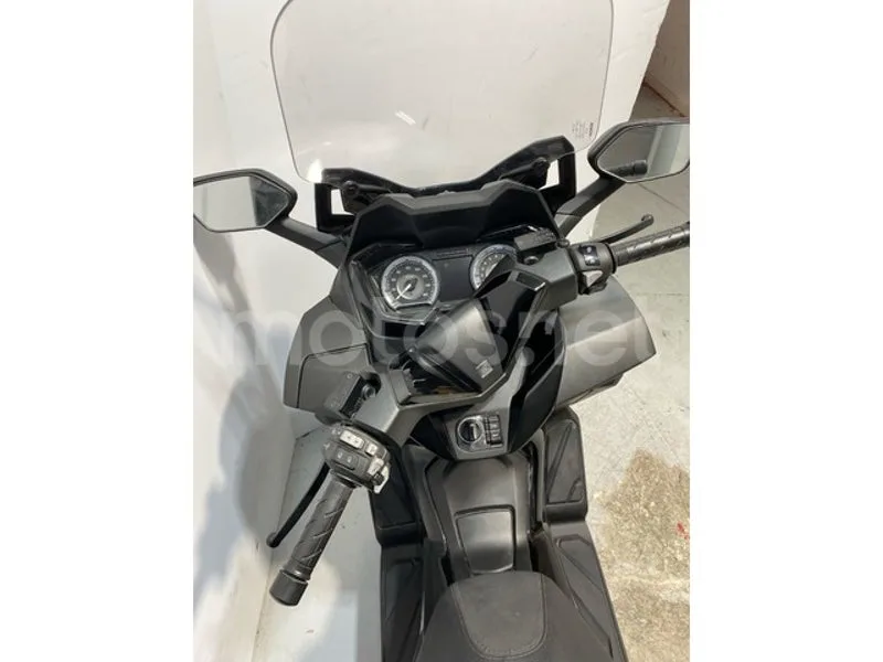 Honda Forza 125 - Vista 5