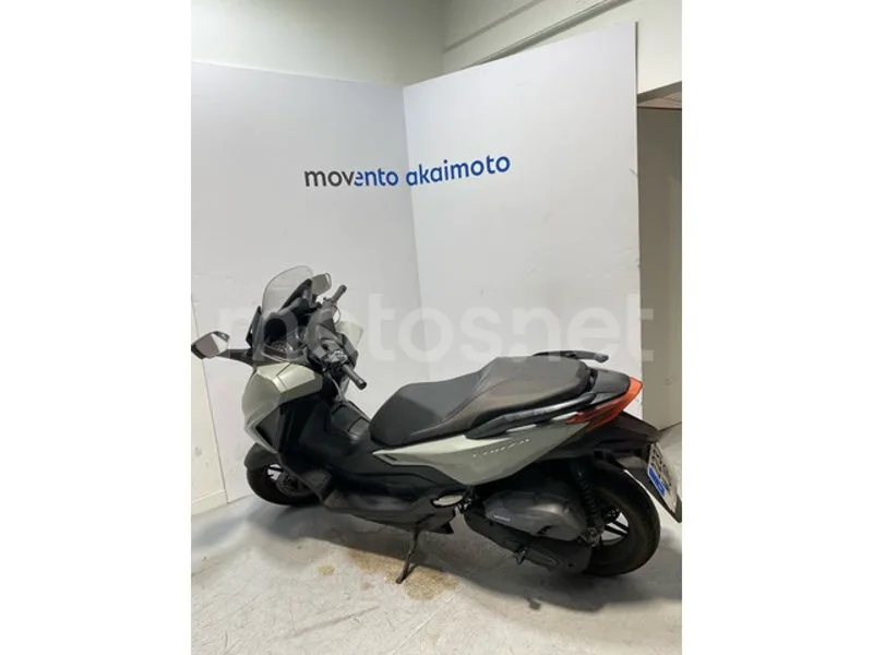 Honda Forza 125 - Vista 3