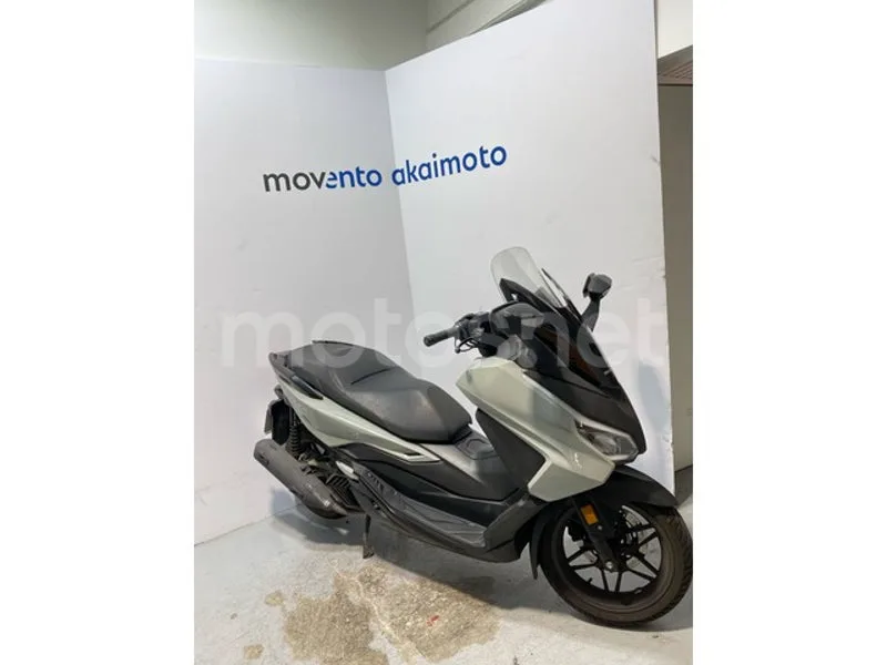 Honda Forza 125 - Vista 9