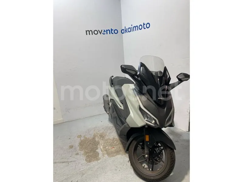 Honda Forza 125 - Vista 10