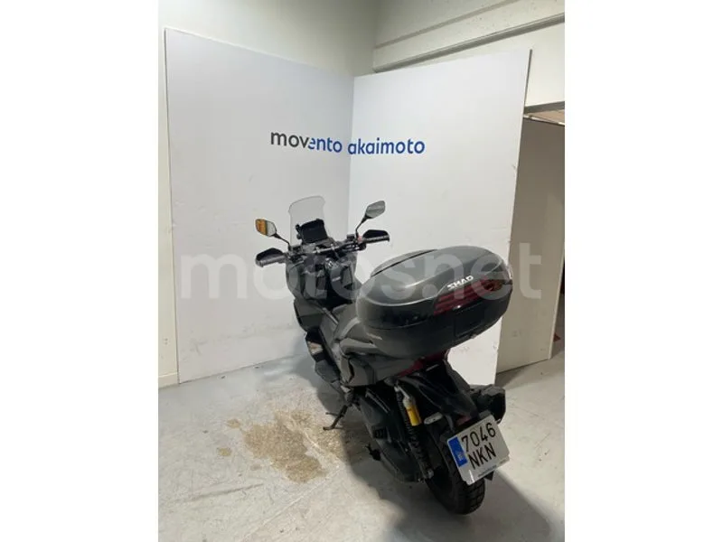 Honda ADV350 - Vista 4