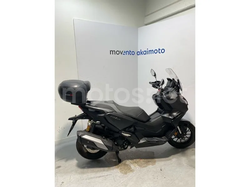 Honda ADV350 - Vista 8
