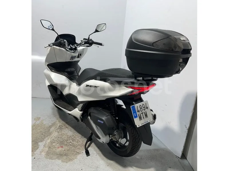 Honda PCX125 - Vista 6