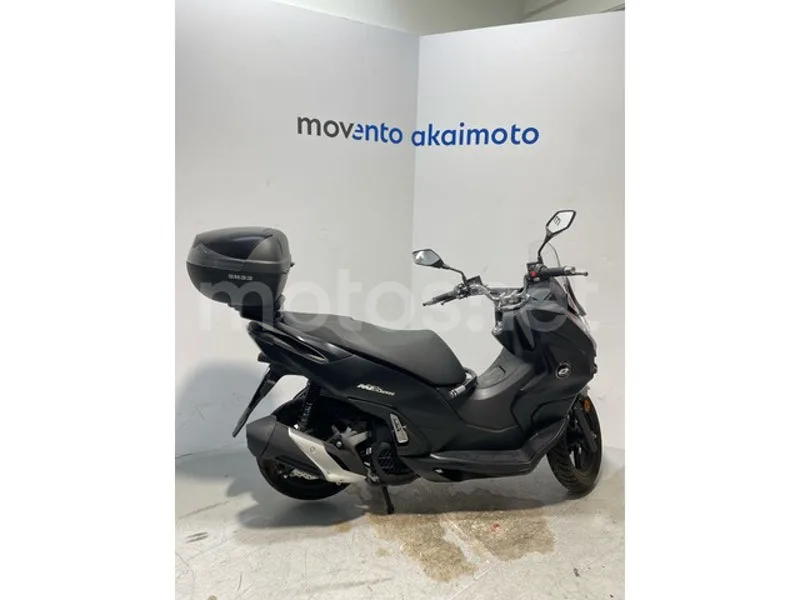 QJ Motor MTX 125 - Vista 8