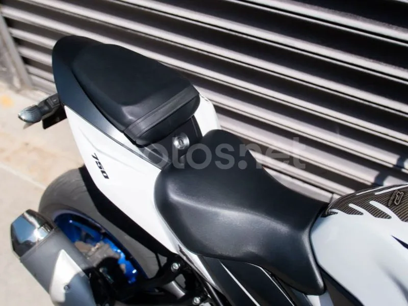 Suzuki GSX-S750 - Vista 13